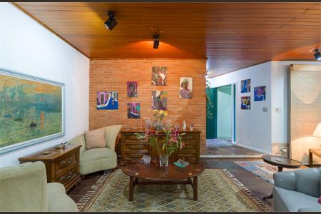 Casa à venda com 5 quartos, 543m² em Santo Amaro, São Paulo