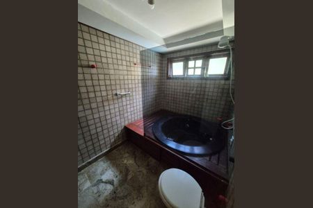 Casa à venda com 3 quartos, 326m² em Matapaca, Niterói