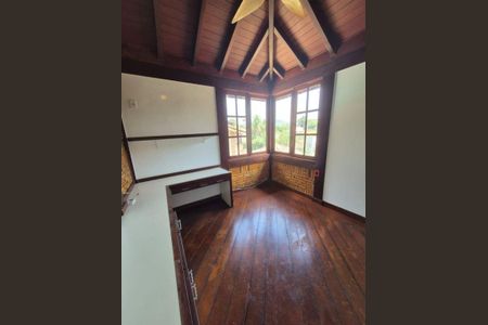 Casa à venda com 3 quartos, 326m² em Matapaca, Niterói