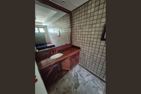 Casa à venda com 3 quartos, 326m² em Matapaca, Niterói