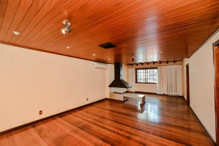 Sala de casa de condomínio à venda com 3 quartos, 330m² em Bela Vista, Porto Alegre