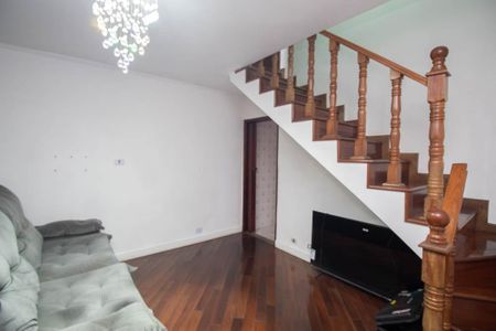 Casa para alugar com 100m², 2 quartos e 2 vagasSala