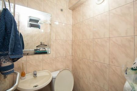 Casa para alugar com 100m², 2 quartos e 2 vagasBanheiro de Serviço