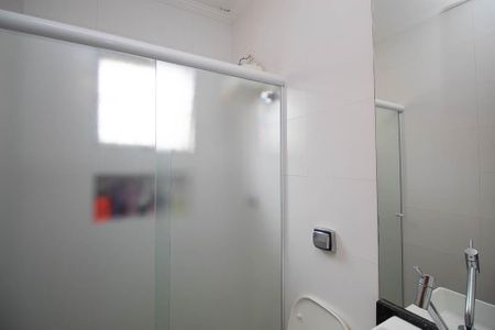 Casa para alugar com 100m², 2 quartos e 2 vagasBanheiro Social