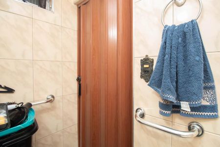 Casa para alugar com 100m², 2 quartos e 2 vagasBanheiro de Serviço