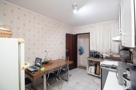 Casa para alugar com 100m², 2 quartos e 2 vagasCozinha