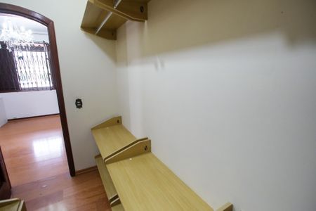 Casa à venda com 351m², 5 quartos e 4 vagasCloset da Suíte 1