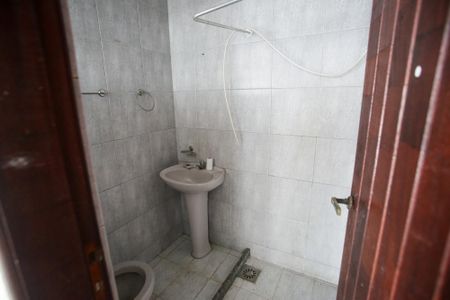 Casa à venda com 351m², 5 quartos e 4 vagasBanheiro de Serviço