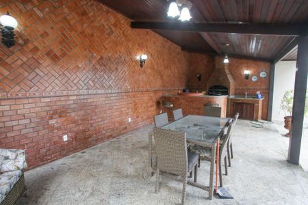 Casa à venda com 351m², 5 quartos e 4 vagasÁrea Gourmet