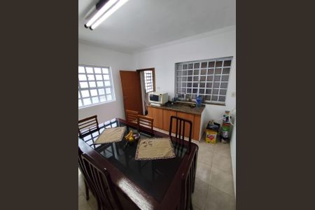 Casa à venda com 2 quartos, 116m² em Campestre, Santo André