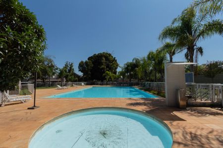 Apartamento para alugar com 53m², 2 quartos e 1 vaga Apartamento para alugar com 53m², 2 quartos e 1 vagaÁrea comum - Piscina