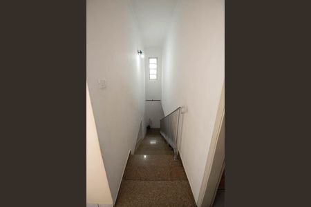 Casa para alugar com 490m², 4 quartos e 7 vagasEscada 