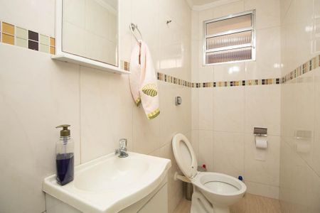 Casa para alugar com 490m², 4 quartos e 7 vagasBanheiro 5