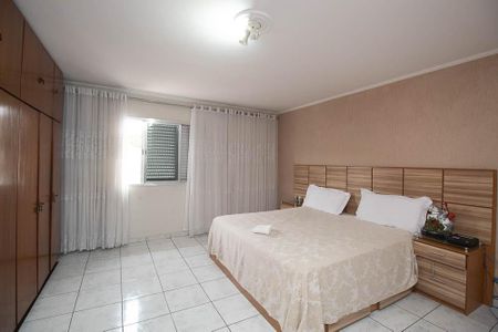 Casa para alugar com 490m², 4 quartos e 7 vagasSuíte 