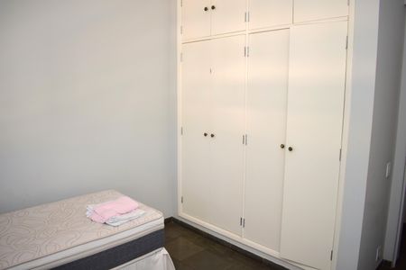 Apartamento para alugar com 130m², 3 quartos e 1 vagaQuarto