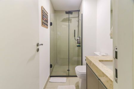 Banheiro de apartamento à venda com 2 quartos, 68m² em Butantã, São Paulo