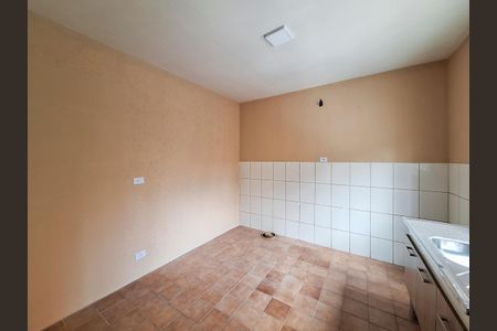 Cozinha de casa para alugar com 1 quarto, 50m² em Vila Renato (zona Norte), São Paulo