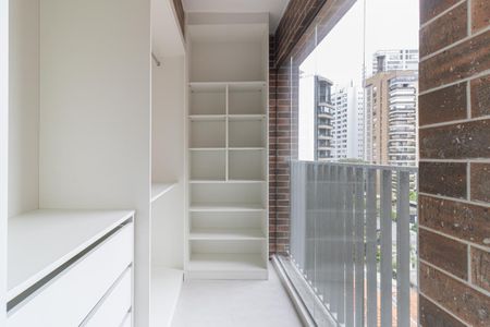 Apartamento à venda com 97m², 2 quartos e 1 vaga Apartamento à venda com 97m², 2 quartos e 1 vagaCloset da suíte 1