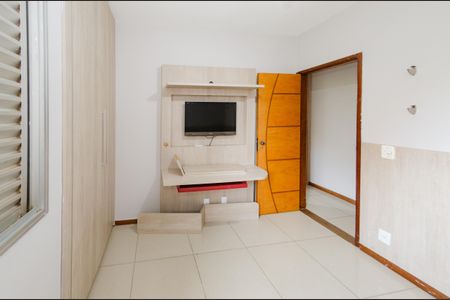 Apartamento à venda com 115m², 3 quartos e 2 vagasQuarto 2