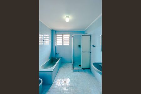 Apartamento para alugar com 206m², 4 quartos e 1 vaga Apartamento para alugar com 206m², 4 quartos e 1 vagaBanheiro da Suíte