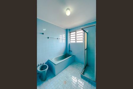 Apartamento para alugar com 206m², 4 quartos e 1 vaga Apartamento para alugar com 206m², 4 quartos e 1 vagaBanheiro da Suíte