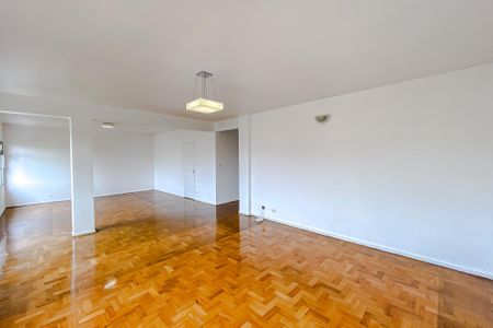 Apartamento para alugar com 206m², 4 quartos e 1 vaga Apartamento para alugar com 206m², 4 quartos e 1 vagaSala