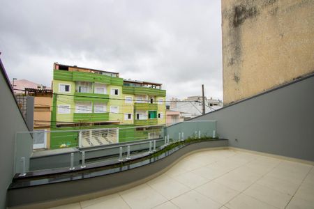Casa à venda com 244m², 3 quartos e 5 vagasVaranda do quarto 2 e 3
