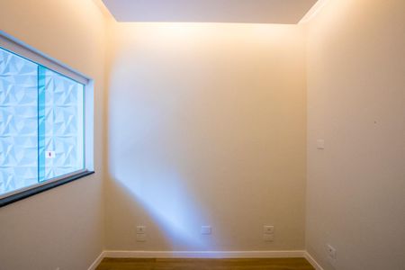 Casa à venda com 244m², 3 quartos e 5 vagasEscritório