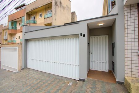 Casa à venda com 244m², 3 quartos e 5 vagasFachada