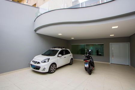 Casa à venda com 244m², 3 quartos e 5 vagasGaragem