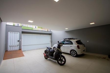 Casa à venda com 244m², 3 quartos e 5 vagasGaragem