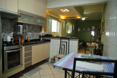 Casa à venda com 250m², 2 quartos e 1 vagaCozinha 