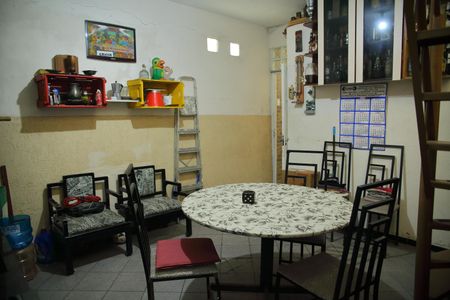 Casa à venda com 250m², 2 quartos e 1 vagaÁrea de convivência/ Churrasco 