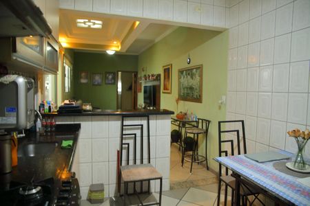 Casa à venda com 250m², 2 quartos e 1 vagaCozinha 