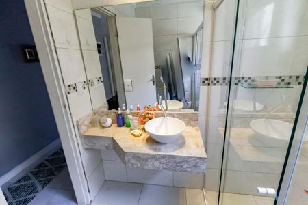 Casa à venda com 105m², 3 quartos e sem vaga Casa à venda com 105m², 3 quartos e sem vagaBanheiro Corredor