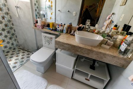 Casa à venda com 105m², 3 quartos e sem vaga Casa à venda com 105m², 3 quartos e sem vagaBanheiro da Suíte