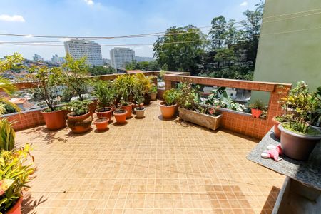 Casa à venda com 105m², 3 quartos e sem vaga Casa à venda com 105m², 3 quartos e sem vagaVaranda