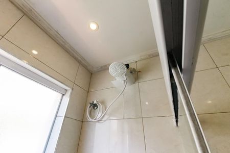 Casa à venda com 105m², 3 quartos e sem vaga Casa à venda com 105m², 3 quartos e sem vagaBanheiro Corredor - chuveiro