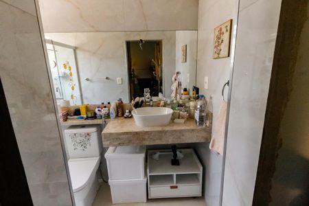 Casa à venda com 105m², 3 quartos e sem vaga Casa à venda com 105m², 3 quartos e sem vagaBanheiro da Suíte