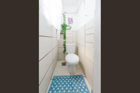 Banheiro de kitnet/studio para alugar com 1 quarto, 25m² em Padre Eustáquio, Belo Horizonte