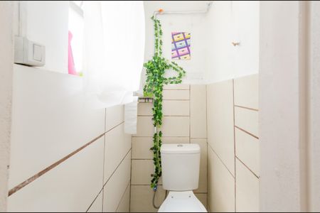 Banheiro de kitnet/studio para alugar com 1 quarto, 25m² em Padre Eustáquio, Belo Horizonte