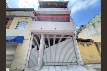 Casa à venda com 60m², 2 quartos e 1 vaga Casa à venda com 60m², 2 quartos e 1 vagaFachada