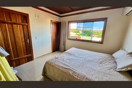 Casa de condomínio para alugar com 260m², 4 quartos e 6 vagasSuíte 2