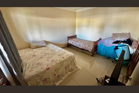 Casa de condomínio para alugar com 260m², 4 quartos e 6 vagasQuarto