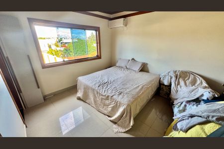 Casa de condomínio para alugar com 260m², 4 quartos e 6 vagasSuíte 2