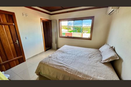 Casa de condomínio para alugar com 260m², 4 quartos e 6 vagasSuíte 2