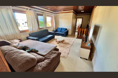 Casa de condomínio para alugar com 260m², 4 quartos e 6 vagasSala