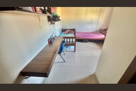 Casa de condomínio para alugar com 260m², 4 quartos e 6 vagasSuíte