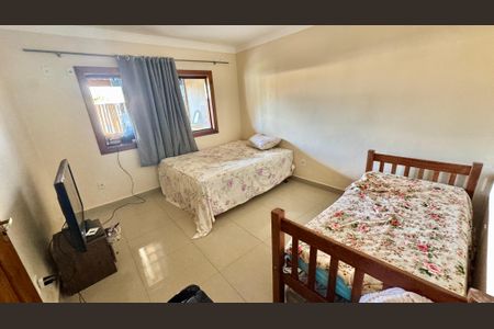 Casa de condomínio para alugar com 260m², 4 quartos e 6 vagasQuarto