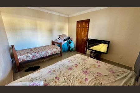 Casa de condomínio para alugar com 260m², 4 quartos e 6 vagasQuarto